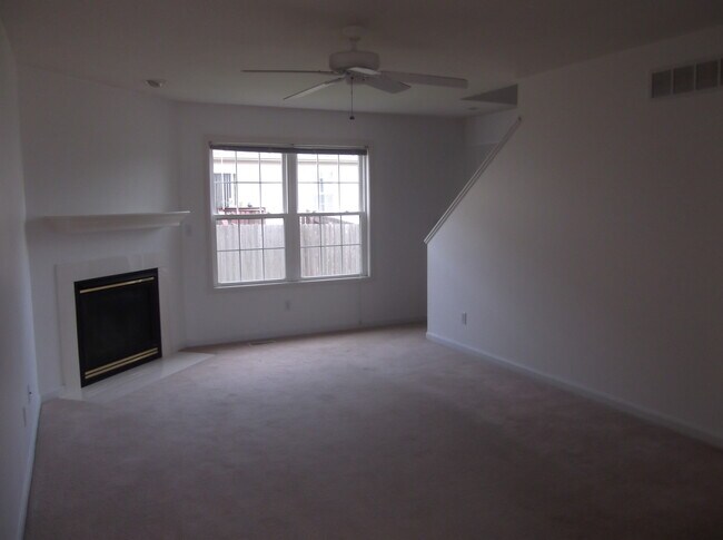 Building Photo - 3912 Balmoral Dr