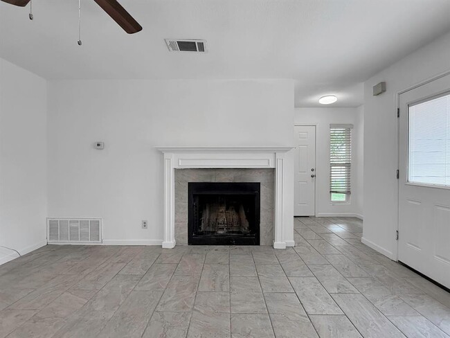 Building Photo - 403 Fantail Loop