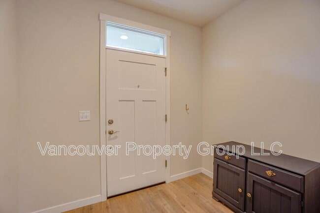 Foto del edificio - 2904 NE 161st Ct
