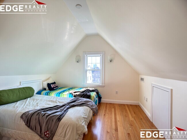 Foto del edificio - 12 Hopedale St