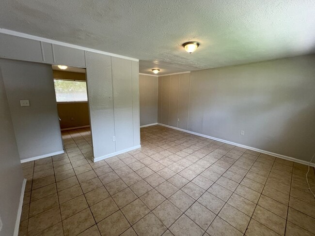 Building Photo - 6132 Pontotoc St