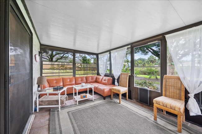 Foto del edificio - 171 Salmon Dr NE