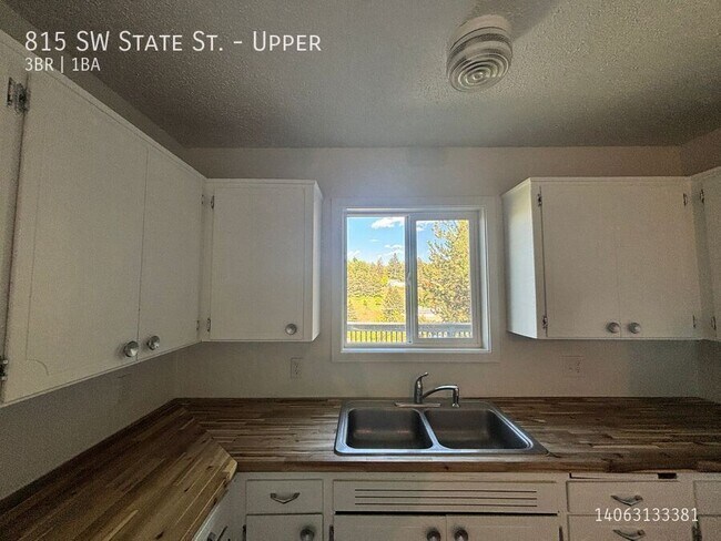 Foto del edificio - 815 SW State St