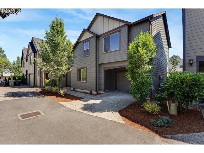 Foto del edificio - Modern Home 4 Beds 3 Baths in Beaverton!