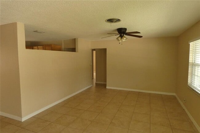 Foto del edificio - 2840 52nd Ln N