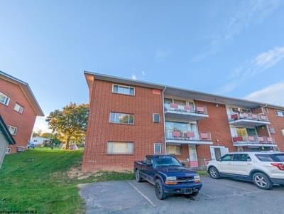 Foto del edificio - 6204 Parkway Dr