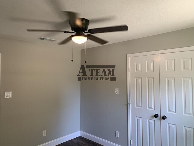 Foto del edificio - Remodeled 3 Bed 2 Bath Home!