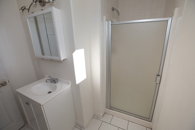Foto del edificio - 4534 Edgewood Pl