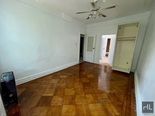 Foto del edificio - Spacious Railroad 4-bedroom apt in a 2 Fam...