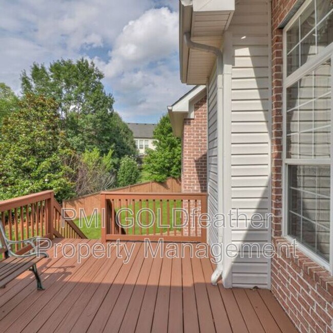 Foto del edificio - 5436 Brownstone Dr