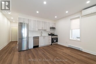 Building Photo - 673-673 Danforth Ave