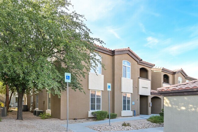 Building Photo - Guard Gated!!! Community Pool, Spa!!! Fitness Center!!! 1st floor condo!! One Car Garage!!! No Ca...