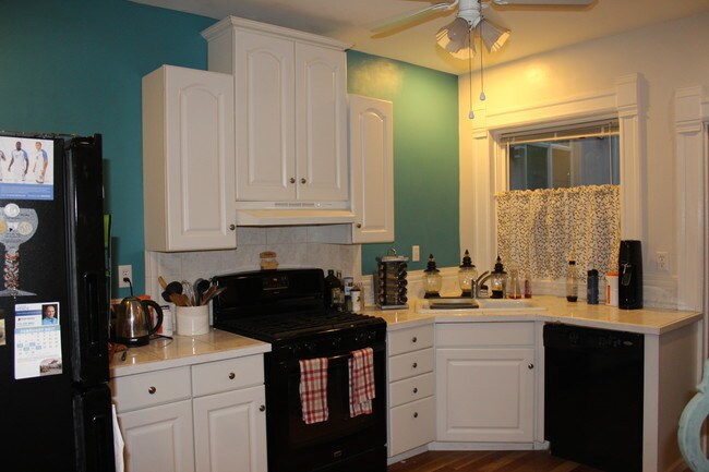 Cocina - 1270 N Downing St