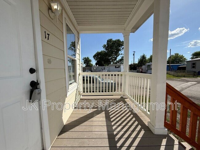 Foto del edificio - 600 17th Ave S