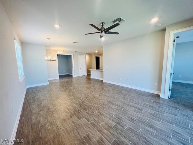 Building Photo - 1233 Enbrook Lp