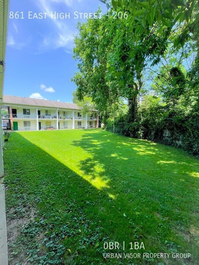 Foto del edificio - 861 E High St