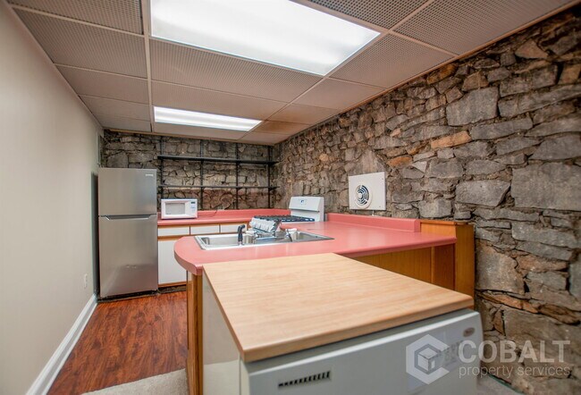 Foto del edificio - 867 Rosedale Rd NE