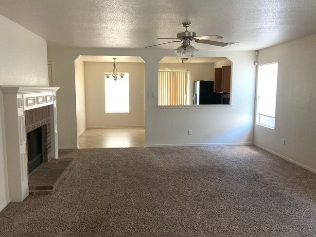 Building Photo - 3001 John Porter Dr