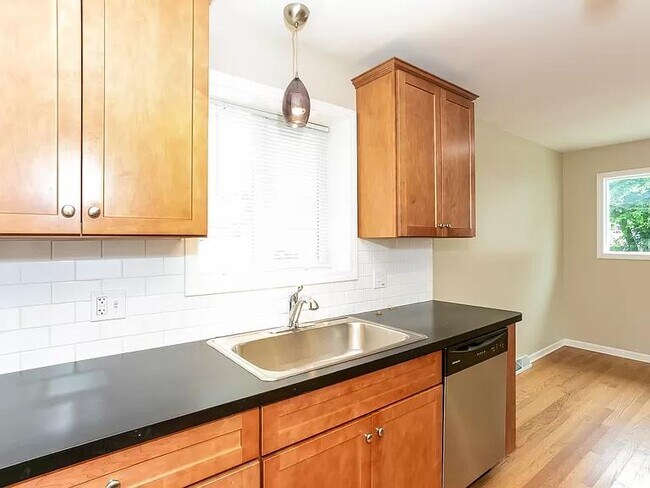Building Photo - 9000 S 48th Ct