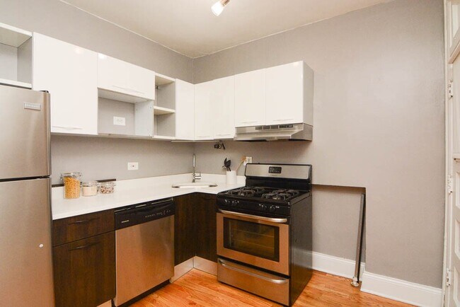 Foto del edificio - 637 W Cornelia Ave