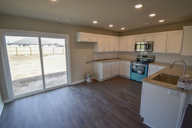 Building Photo - 3 Bed 2 Bath Home in Farmington!