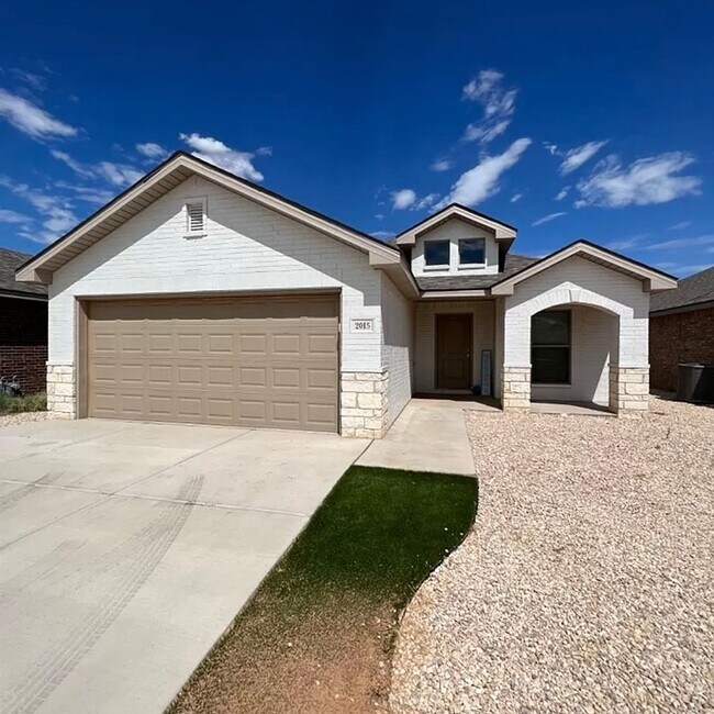 Building Photo - 3 Bedroom Home In Willow Bend!