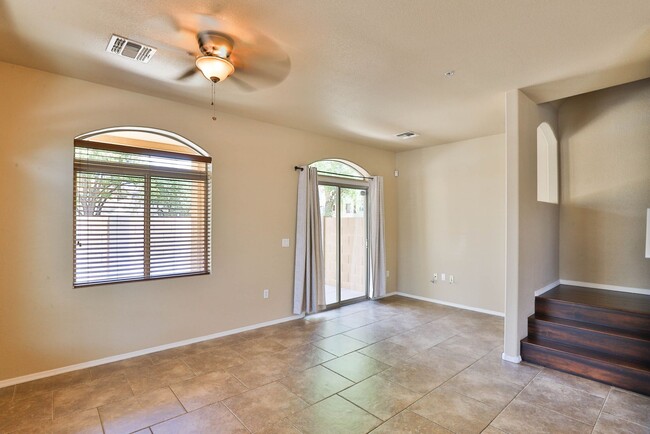 Foto del edificio - 2401 E Rio Salado Pkwy