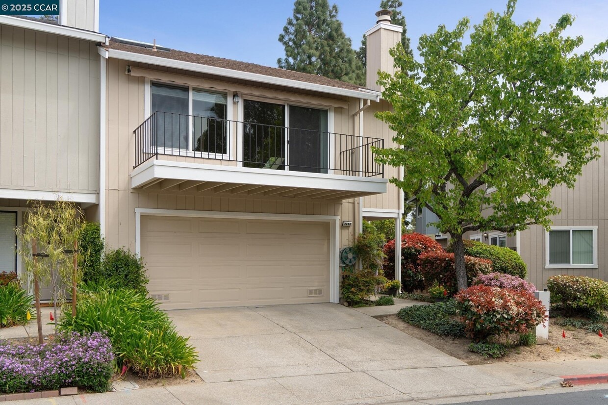 Primary Photo - 2480 Heatherleaf Ln