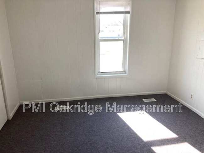 Building Photo - 39 E Park St