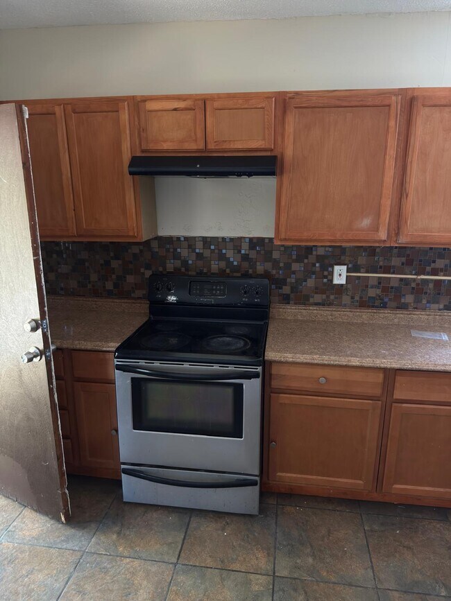 Foto del edificio - 3422 Pine Grove Ave