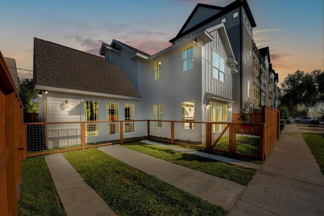 Building Photo - 4218 Eigel St