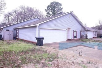 Building Photo - 700 W Monroe Ave