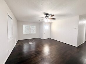 Building Photo - 1511 Avenue E