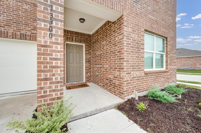 Foto del edificio - 13300 Ridings Dr