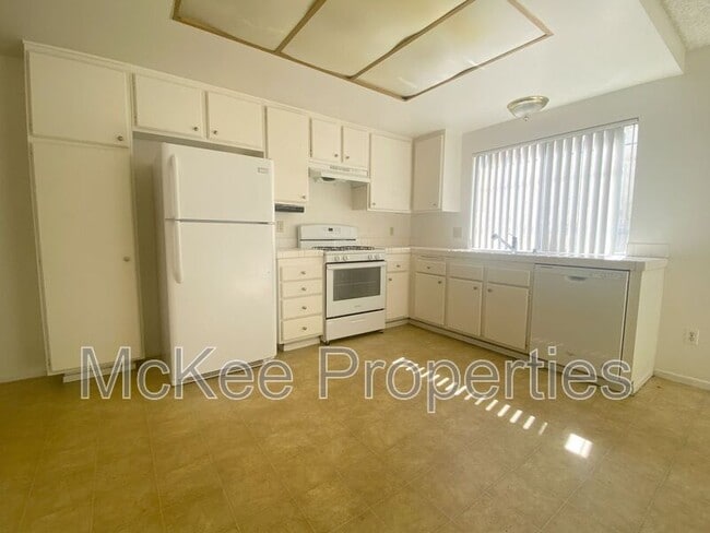 Building Photo - 2686 Dusk Dr