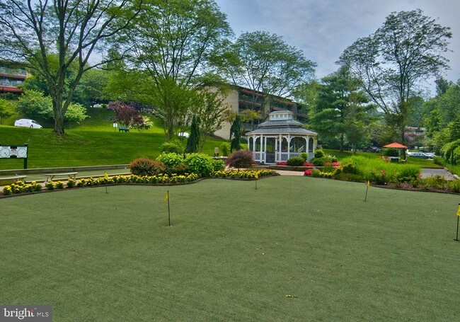 Building Photo - 11 Over Ridge Ct