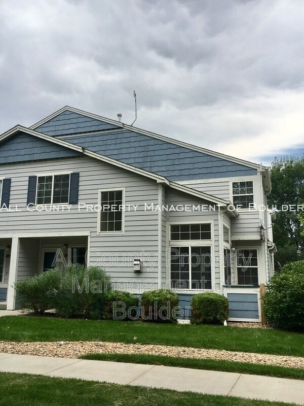 Foto del edificio - 1419 Red Mountain Dr