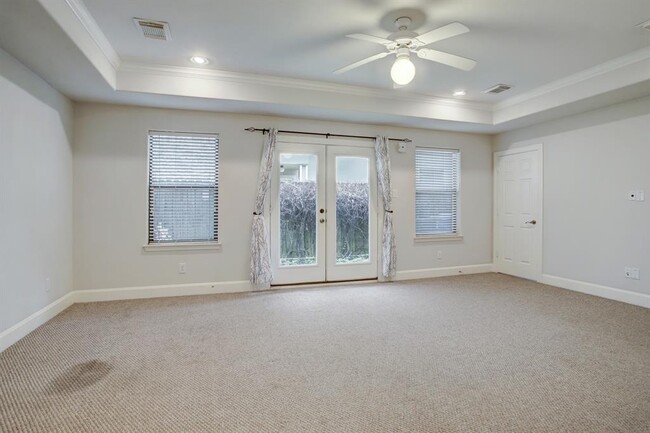 Building Photo - 2425 Dorrington St