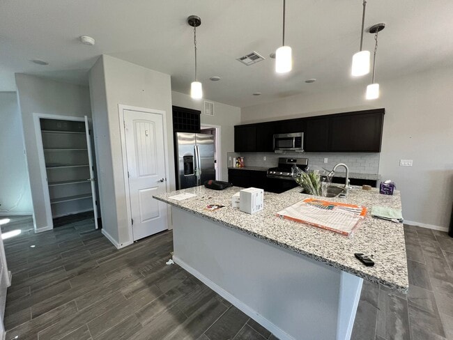 Foto del edificio - Stunning East Side Home