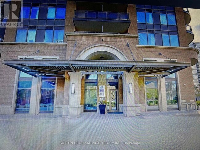 Photo du bâtiment - 385 Prince of Wales Dr