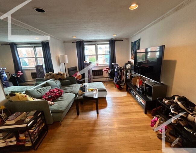 Sala de estar - Ocupada - 11 Commonwealth Court