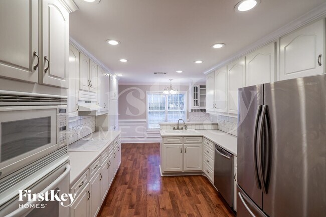 Building Photo - 7024 Memory Ln