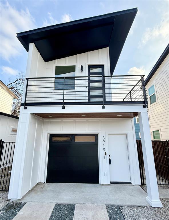 Building Photo - 3919 E 16th St