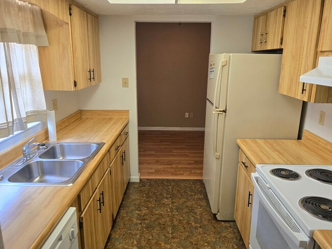 Building Photo - Seffner Home For Rent