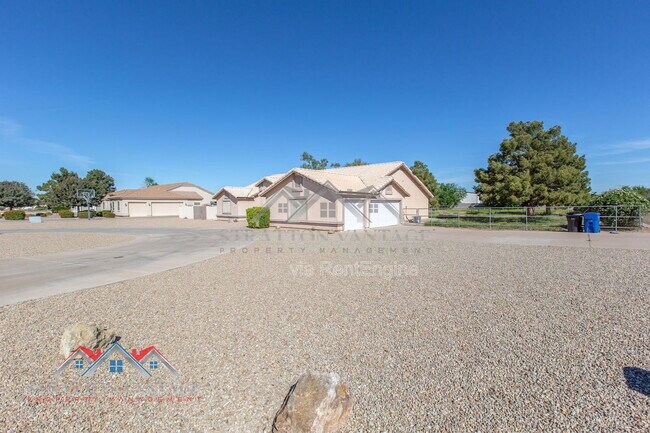 Foto del edificio - 8760 E Winnston Cir