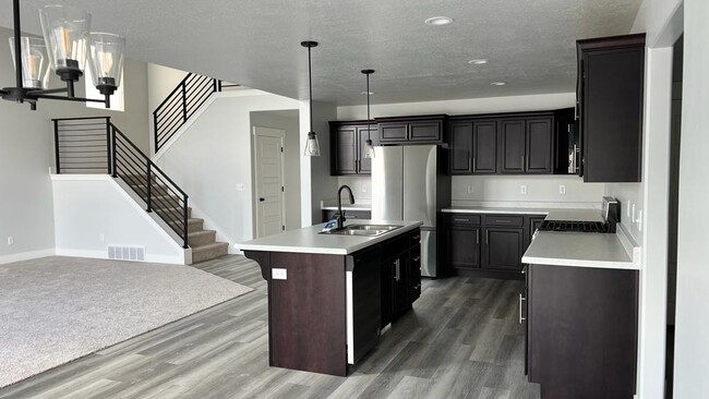 Building Photo - 4642 N Eyrie Peak Ln
