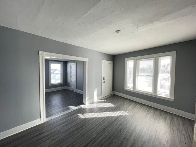 Building Photo - 301 Amory St