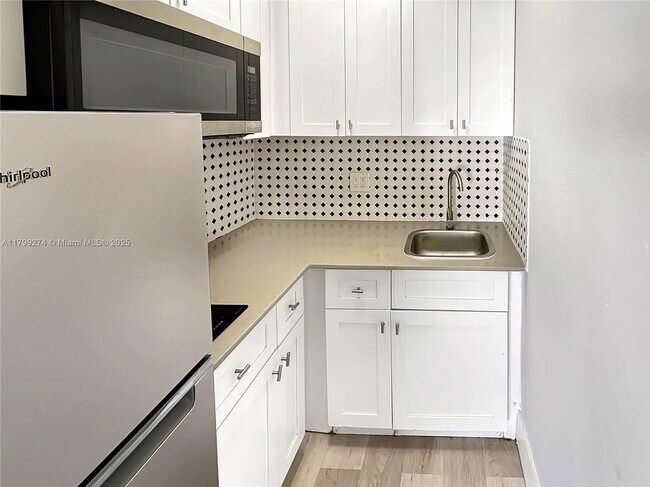 Foto del edificio - 6647 SW 59th Pl