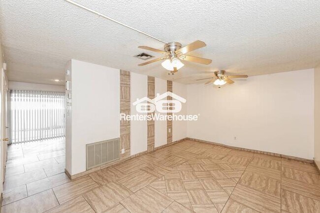 Building Photo - MOVE IN SPECIAL! Charming 2-bedroom Townhome for Rent