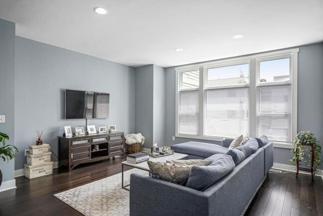 2nd Floor Living Room - 1463 Mews Ct